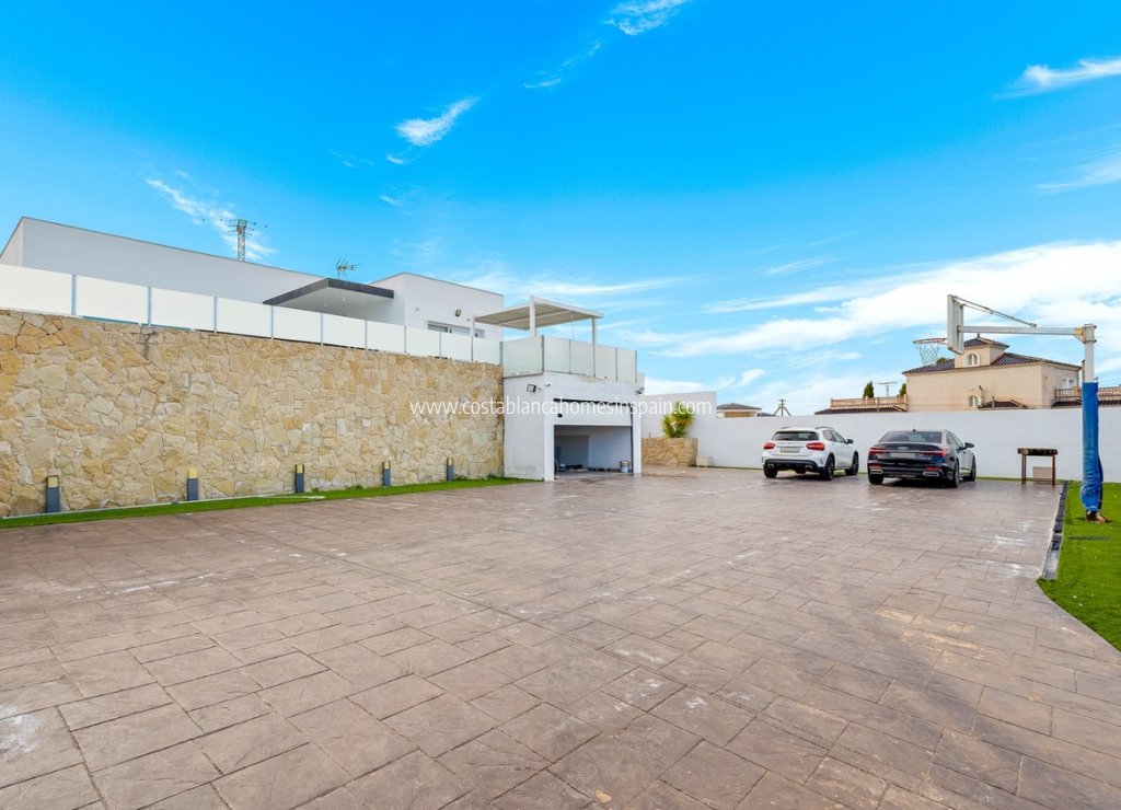 Sale - Detached Villa - Algorfa