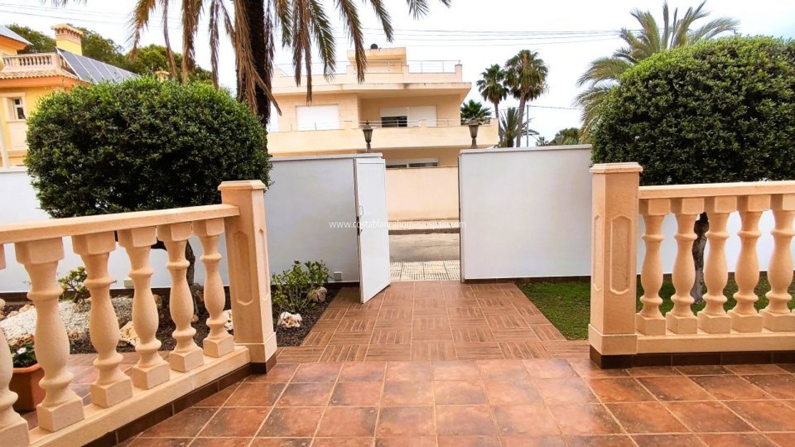 Sale - Detached Villa - Cabo Roig