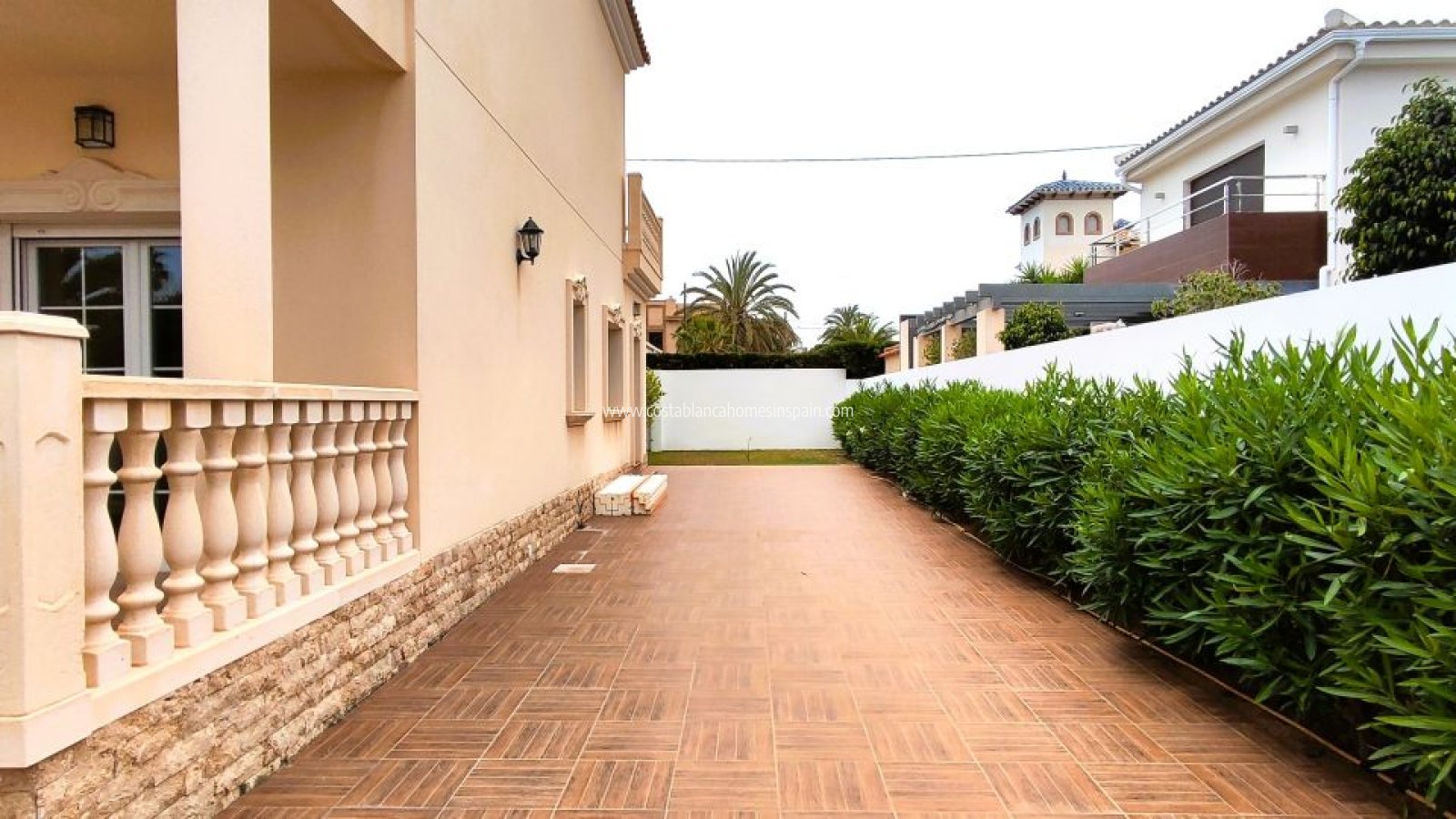 Sale - Detached Villa - Cabo Roig