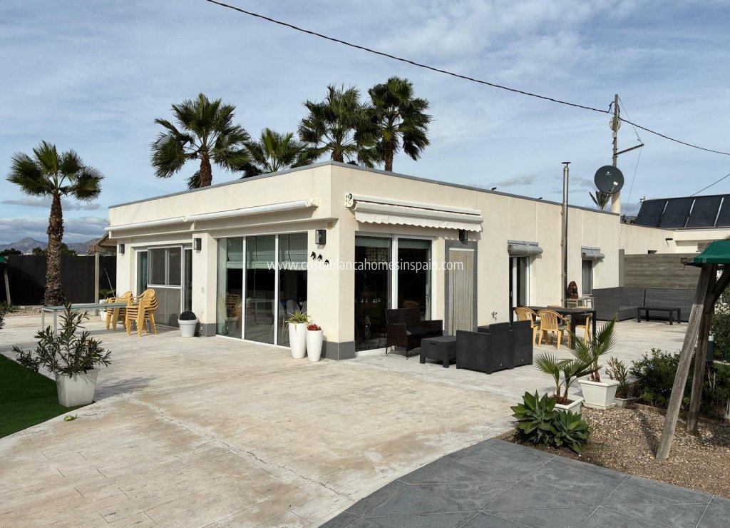 Sale - Detached Villa - Crevillente