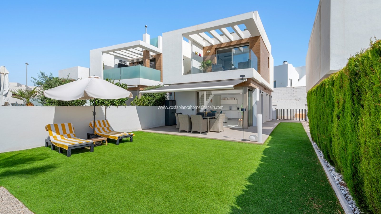 Sale - Detached Villa - Orihuela Costa - Villamartin