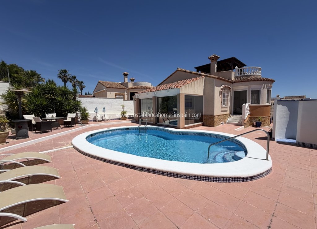 Sale - Detached Villa -  - Torremendo