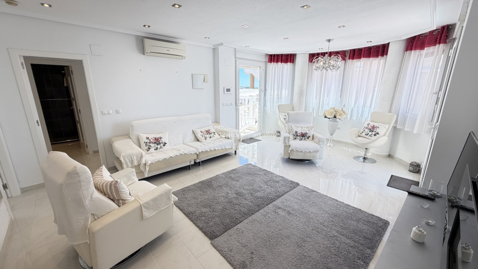 Sale - Detached Villa -  - Torremendo