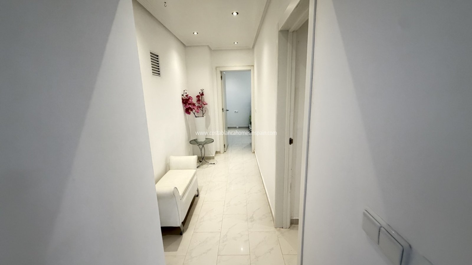 Sale - Detached Villa -  - Torremendo