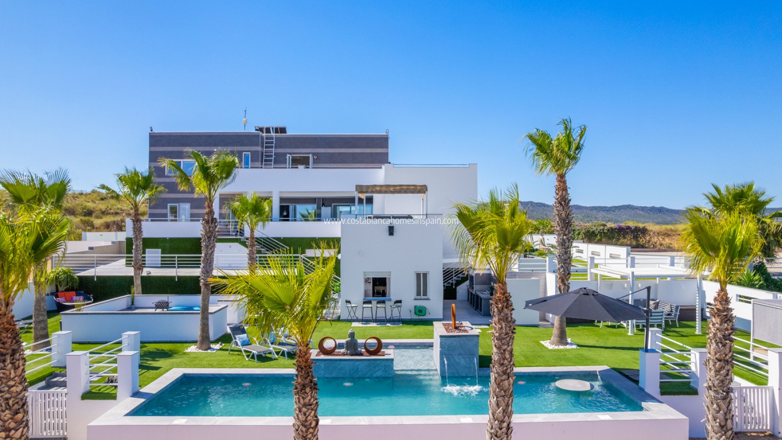 Sale - Detached Villa -  - Torremendo