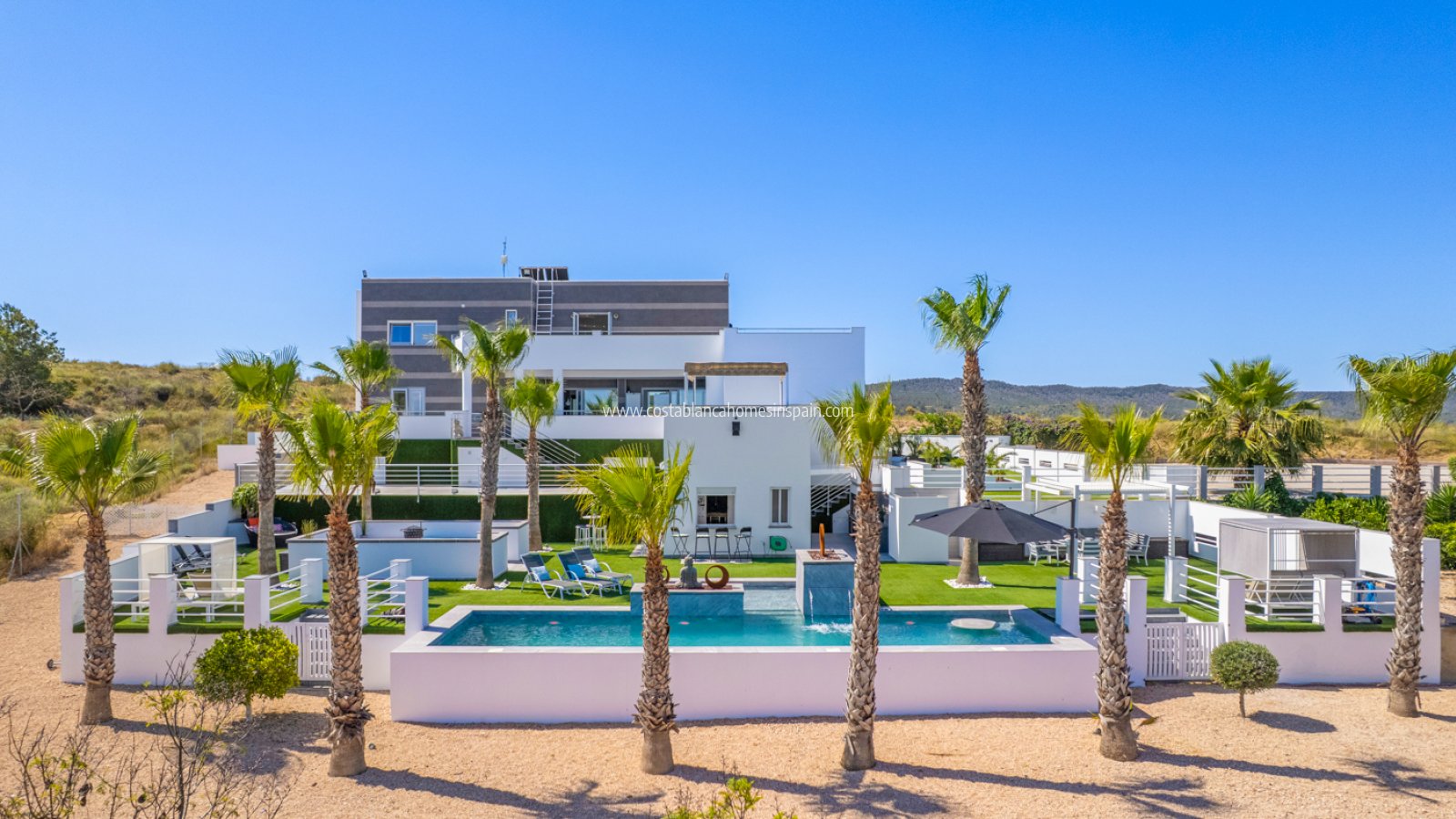 Sale - Detached Villa -  - Torremendo