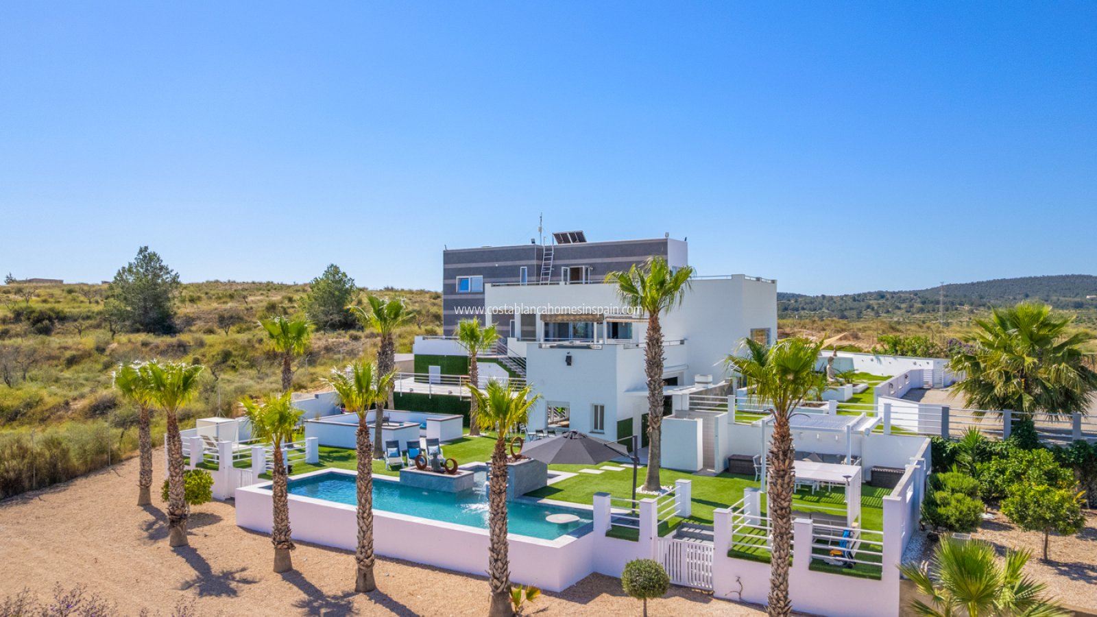 Sale - Detached Villa -  - Torremendo