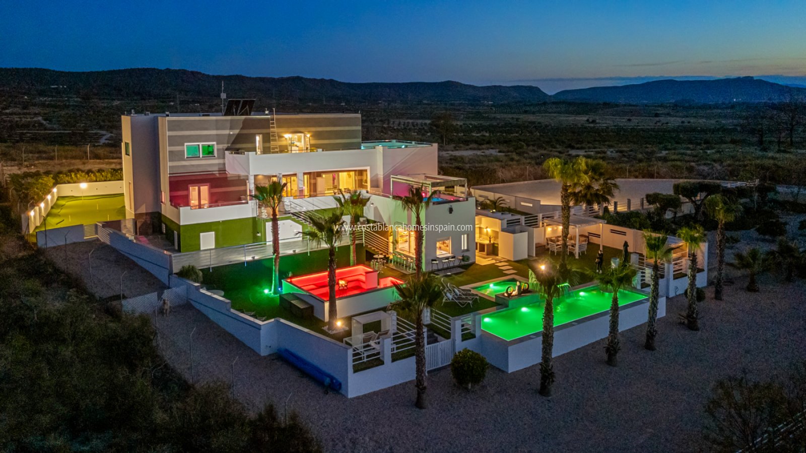 Sale - Detached Villa -  - Torremendo