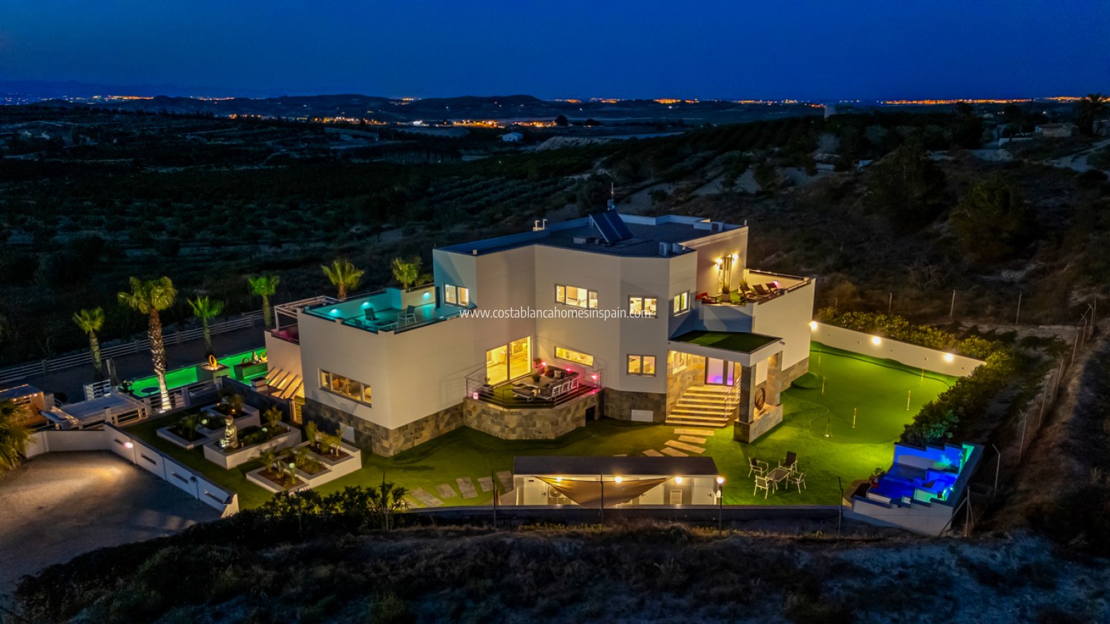 Sale - Detached Villa -  - Torremendo