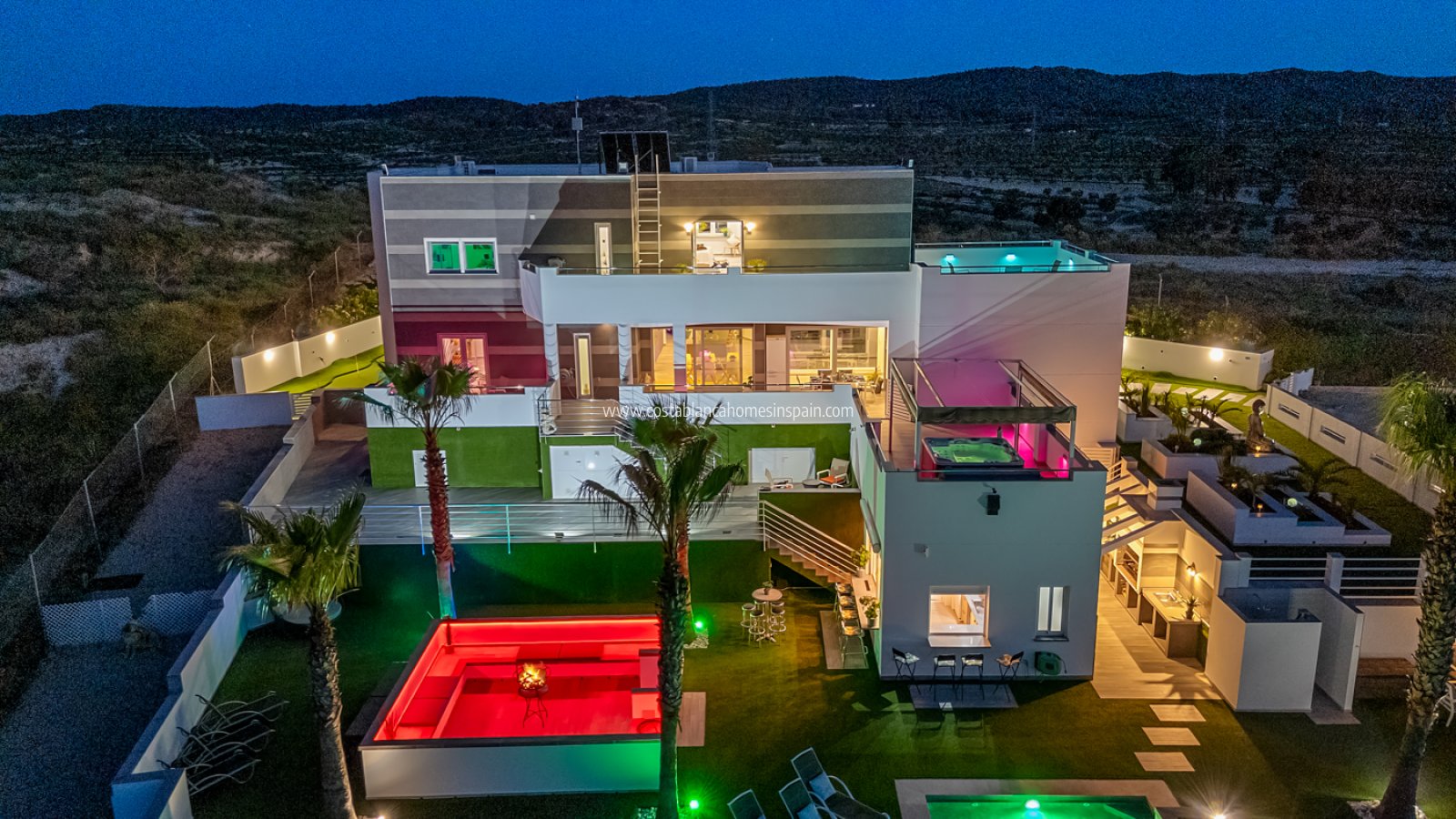 Sale - Detached Villa -  - Torremendo