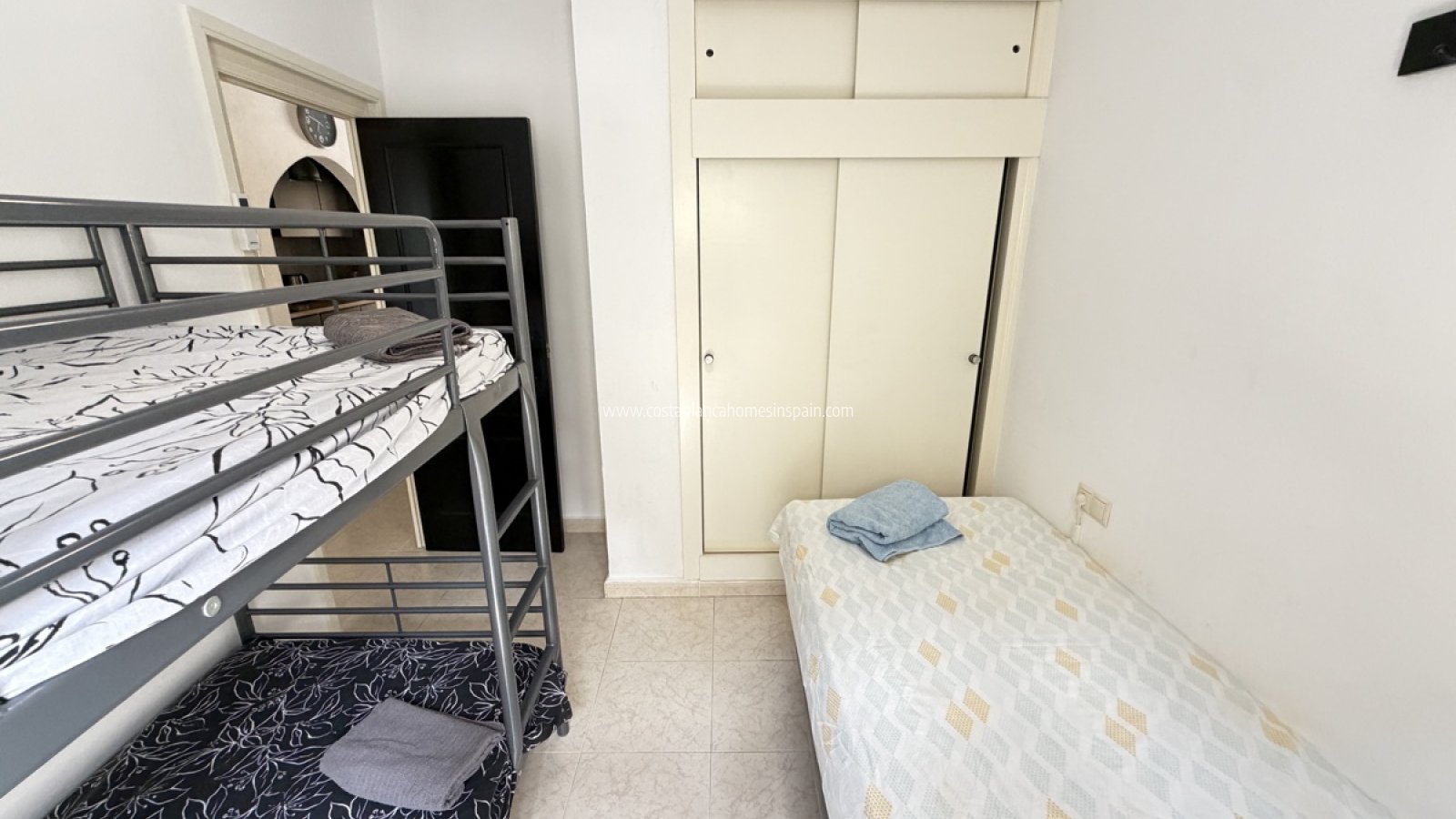 Sale - Detached Villa -  - Torremendo