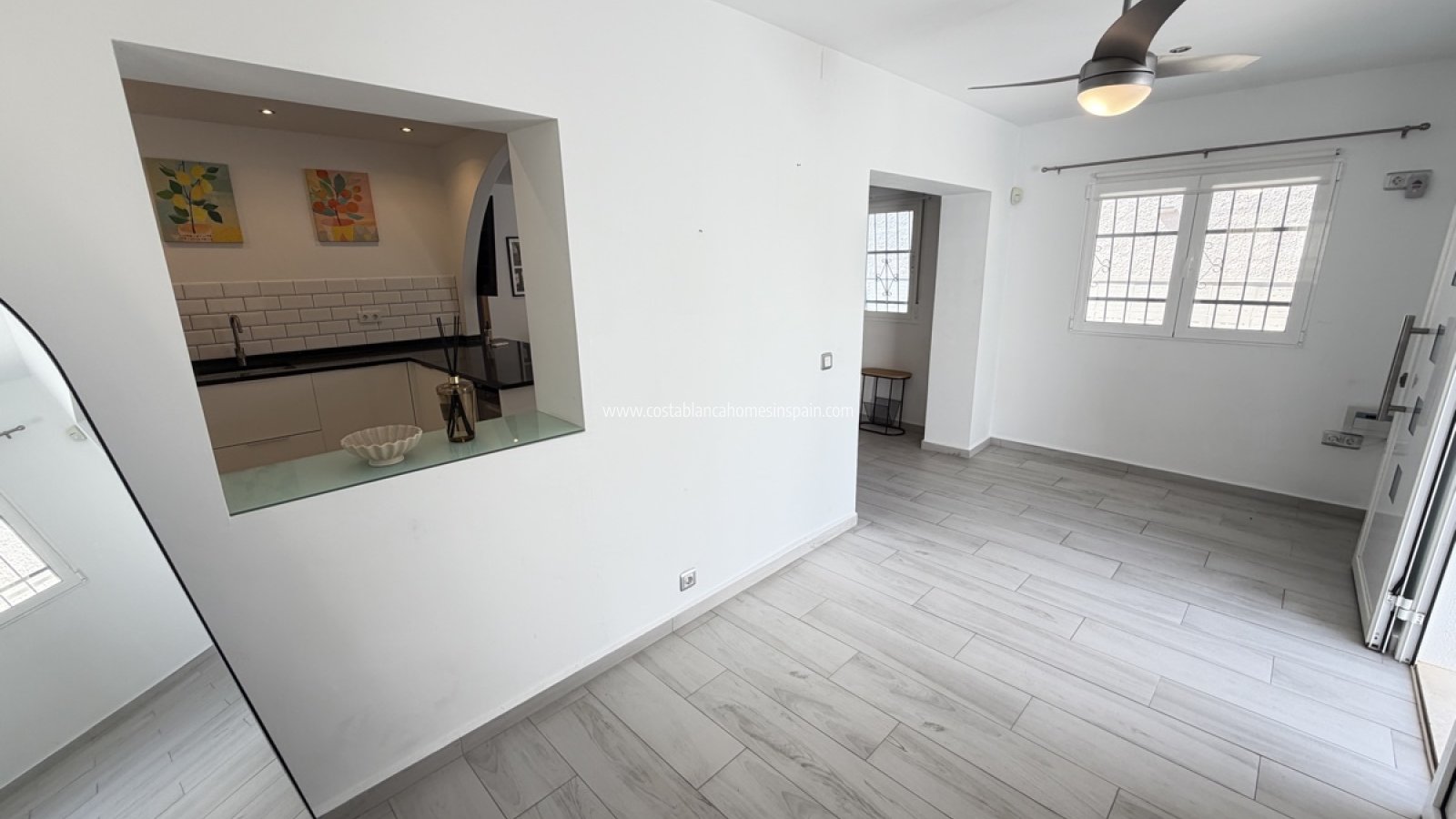 Sale - Detached Villa - Villamartin - Blue Lagoon