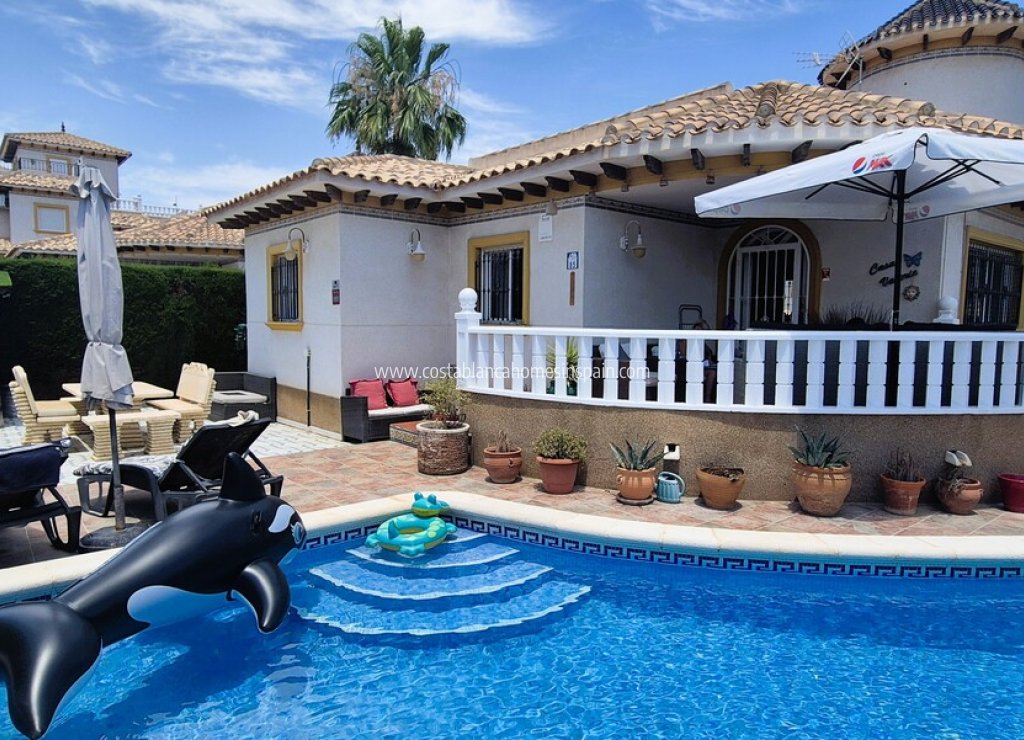 Sale - Detached Villa - Villamartin - Costa Blanca