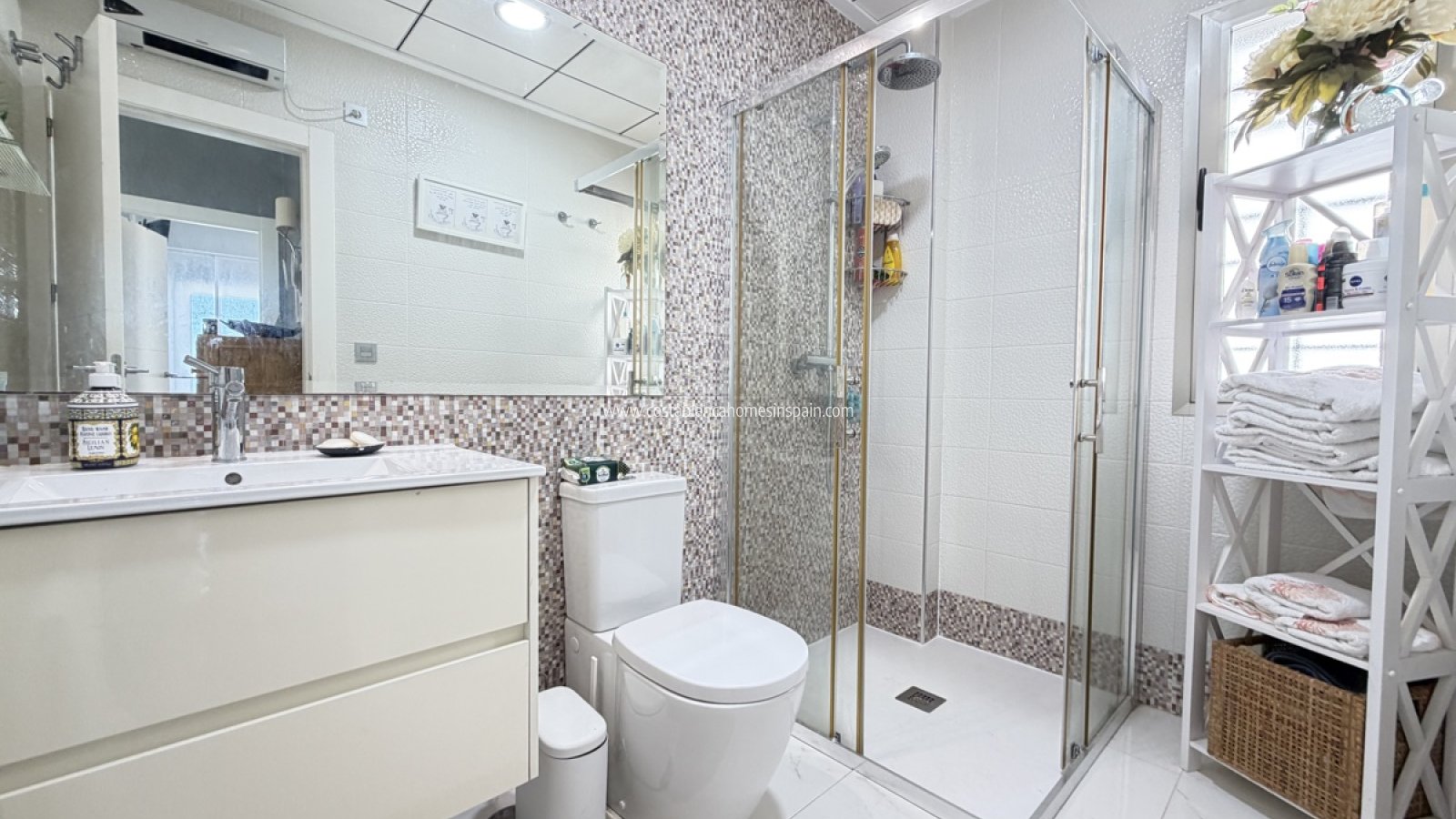 Sale - Detached Villa - Villamartin