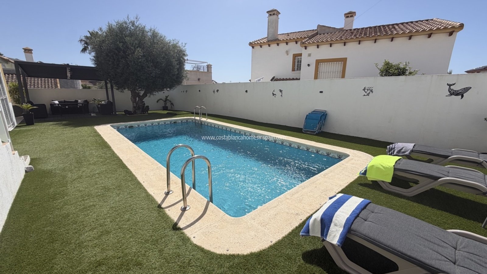 Sale - Detached Villa - Villamartin