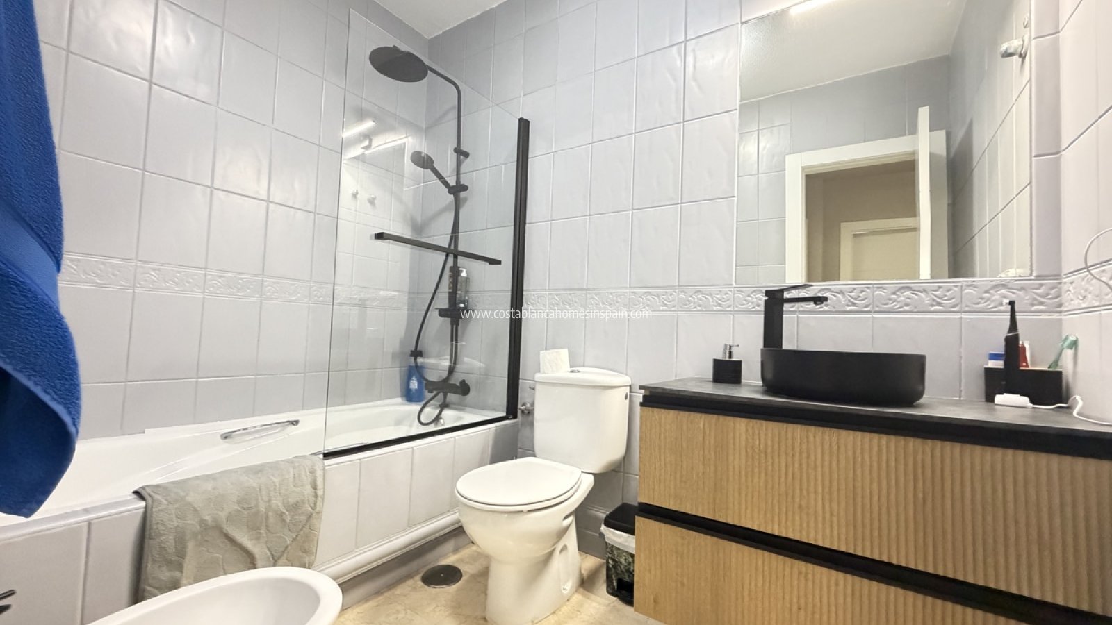Sale - Detached Villa - Villamartin