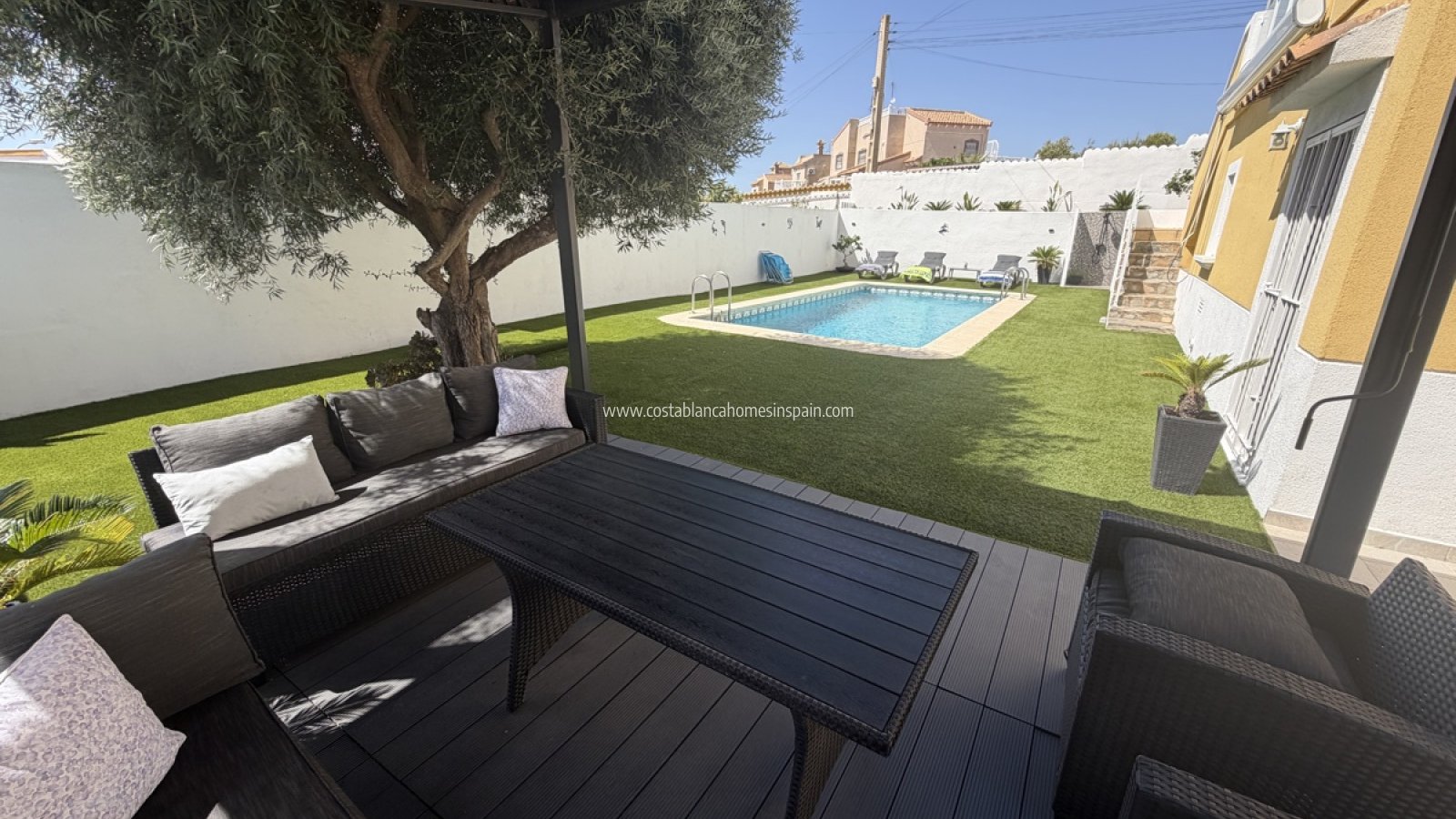 Sale - Detached Villa - Villamartin
