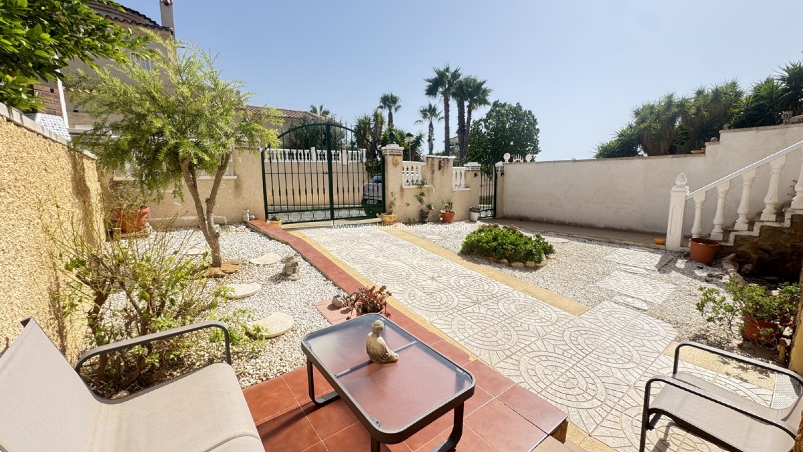 Sale - Detached Villa - Villamartin
