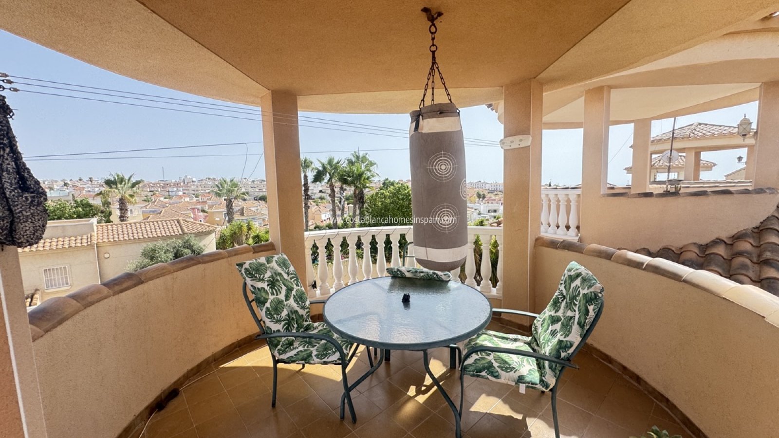 Sale - Detached Villa - Villamartin