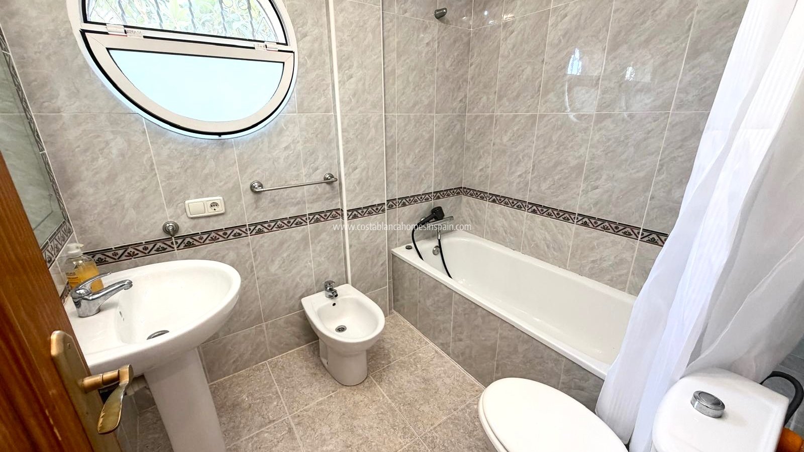 Sale - Detached Villa - Villamartin