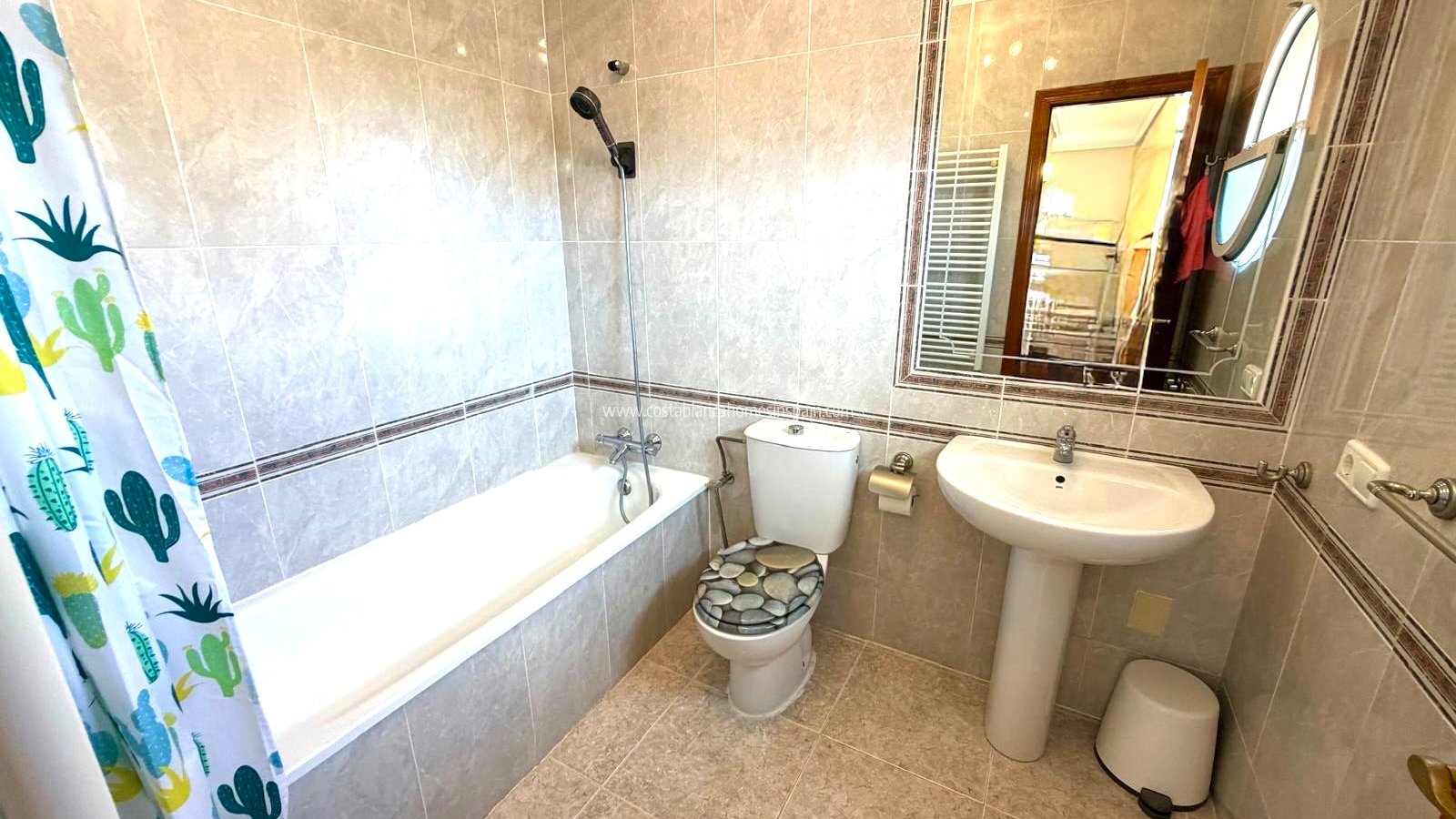 Sale - Detached Villa - Villamartin