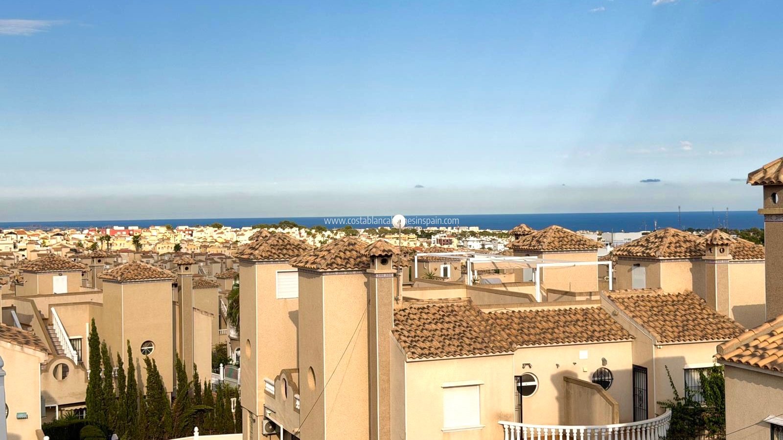 Sale - Detached Villa - Villamartin