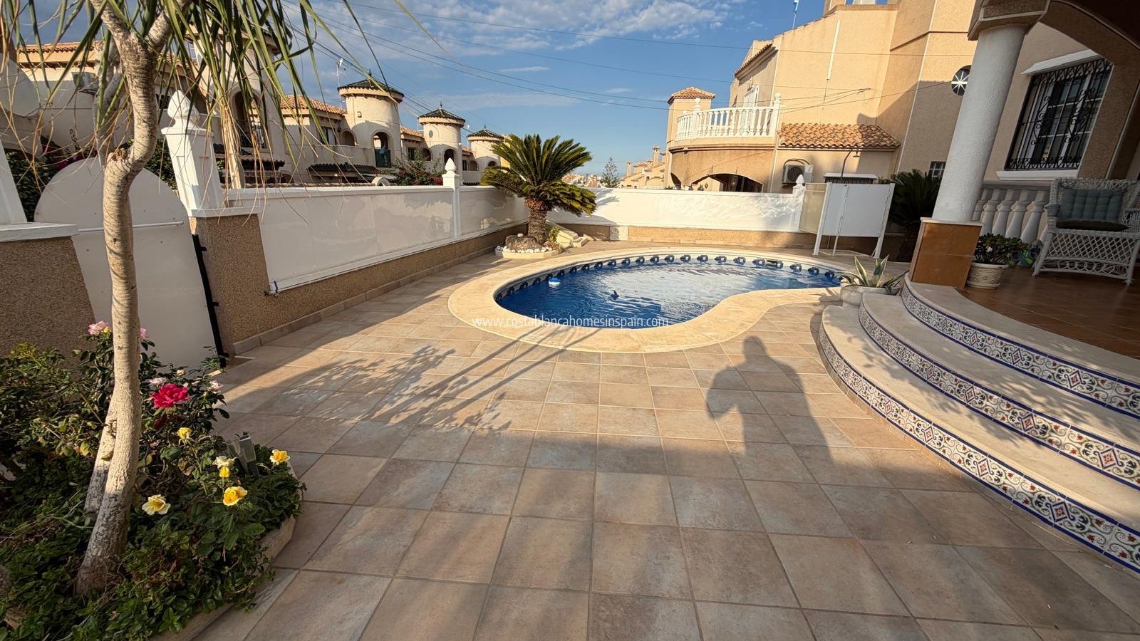 Sale - Detached Villa - Villamartin