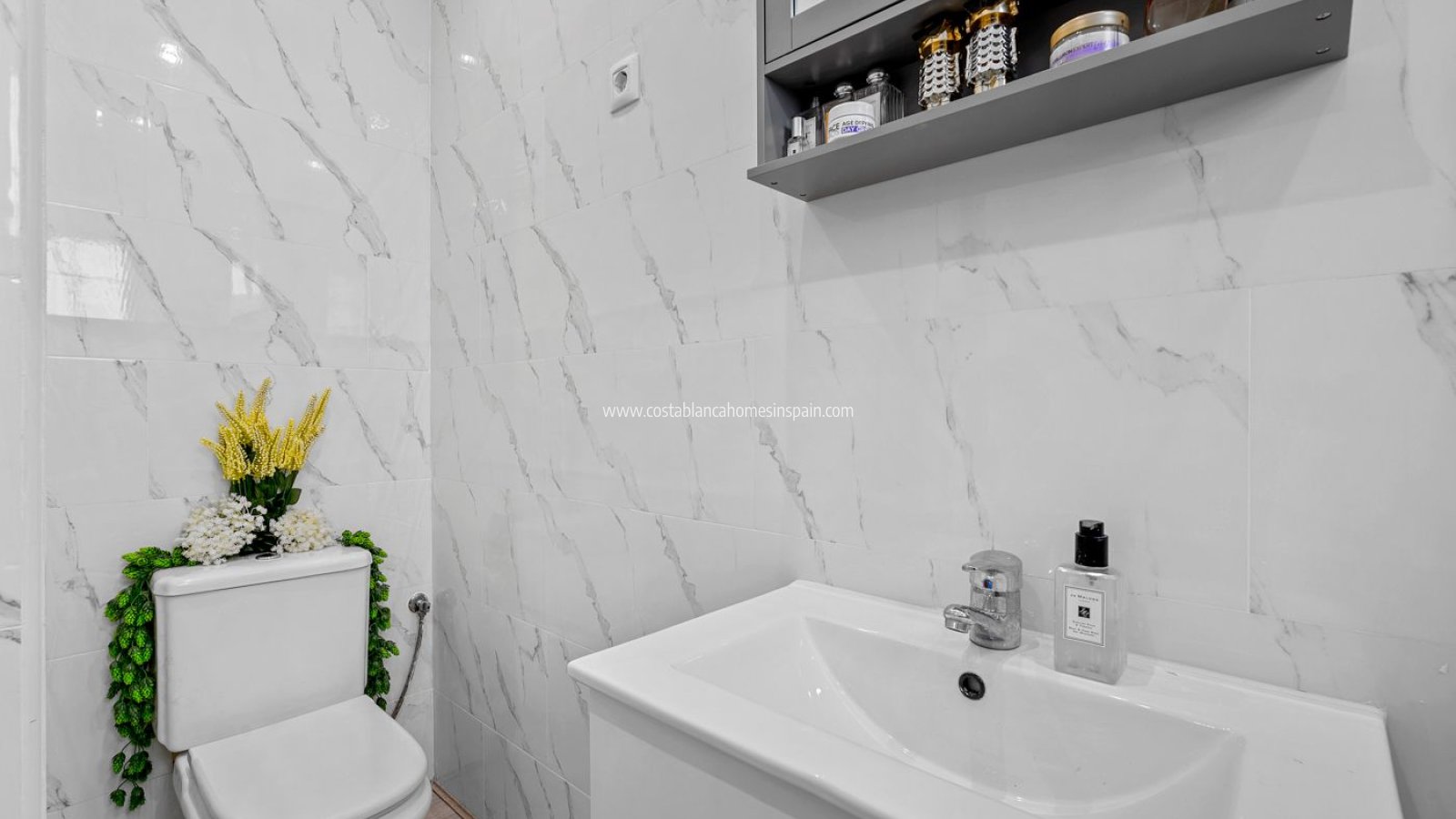 Sale - Detached Villa - Villamartin