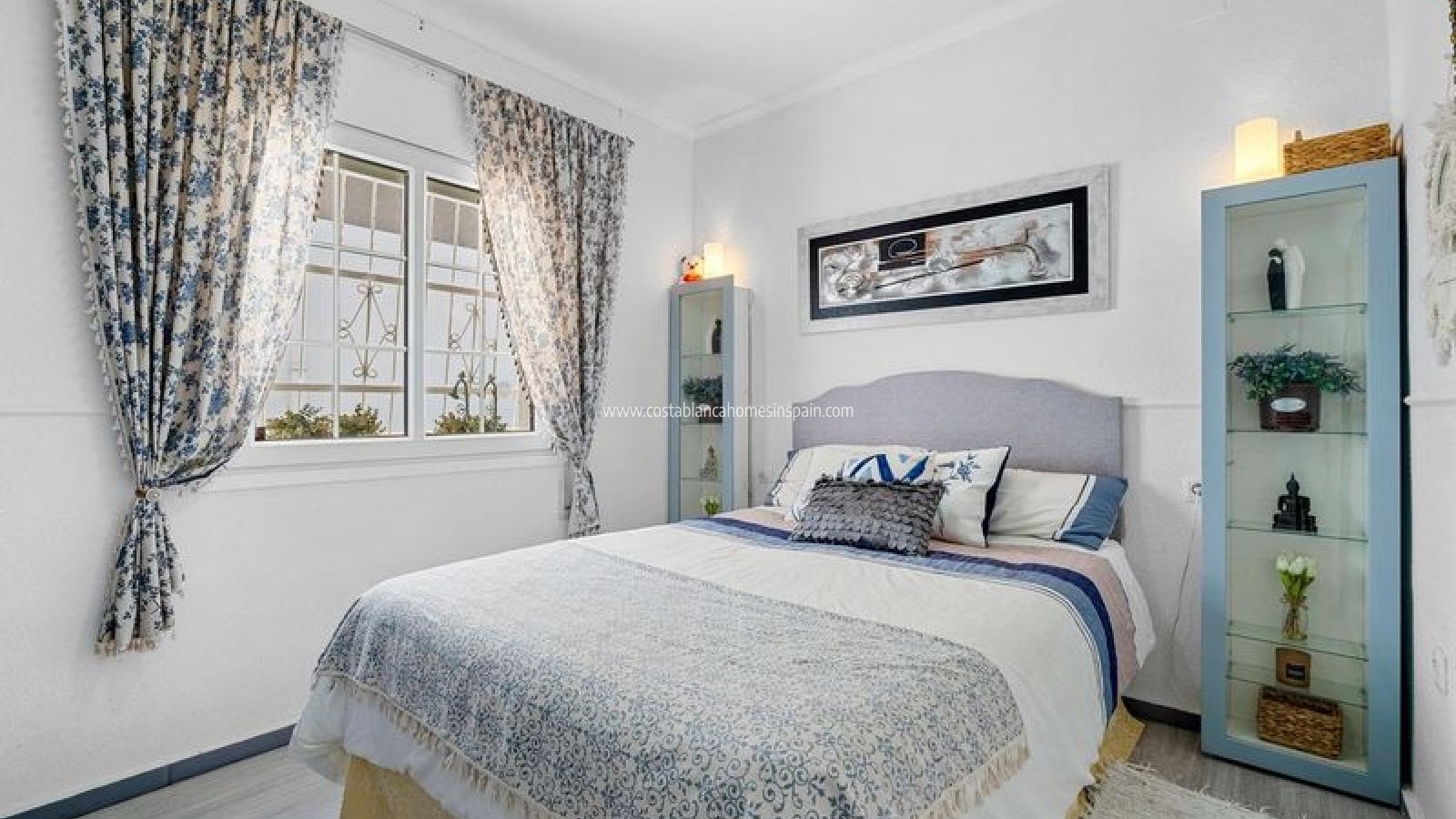 Sale - Detached Villa - Villamartin