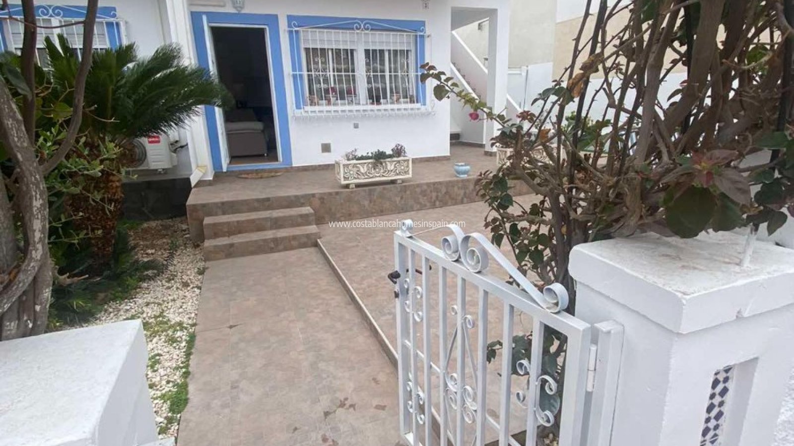 Sale - Semi - Detached Villa - La Florida