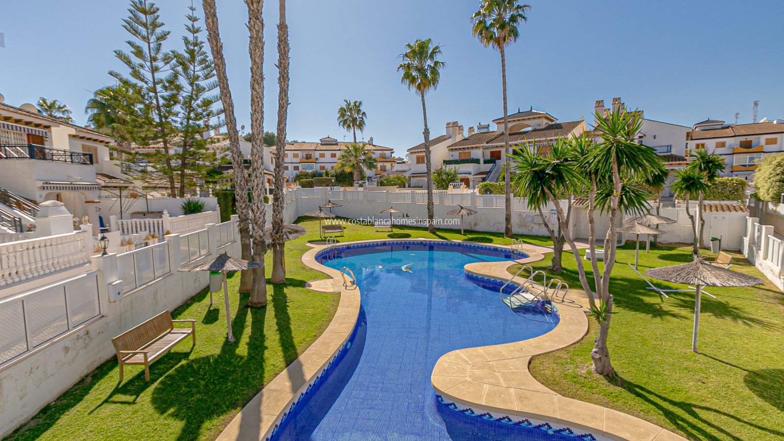 Sale - Semi - Detached Villa - Mil Palmeras - Riomar