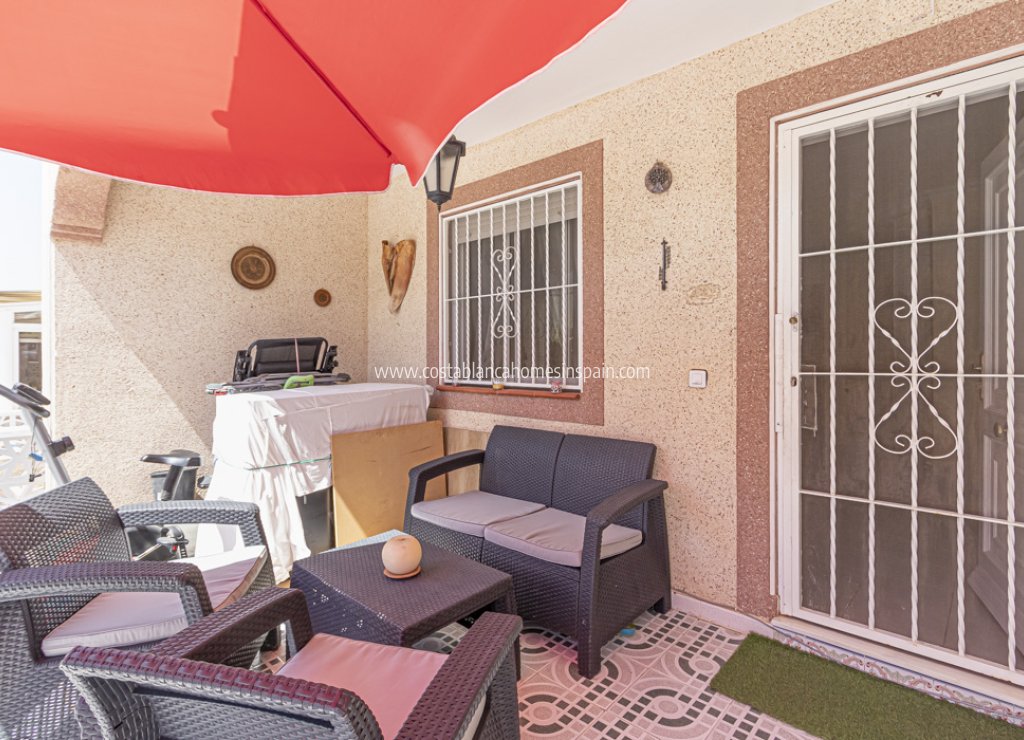 Sale - Semi - Detached Villa - Torrevieja - La Siesta
