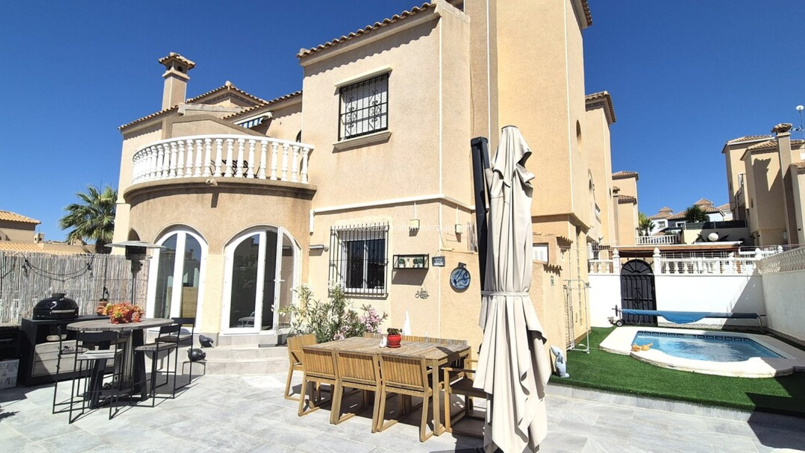 Sale - Semi - Detached Villa - Villamartin - Costa Blanca