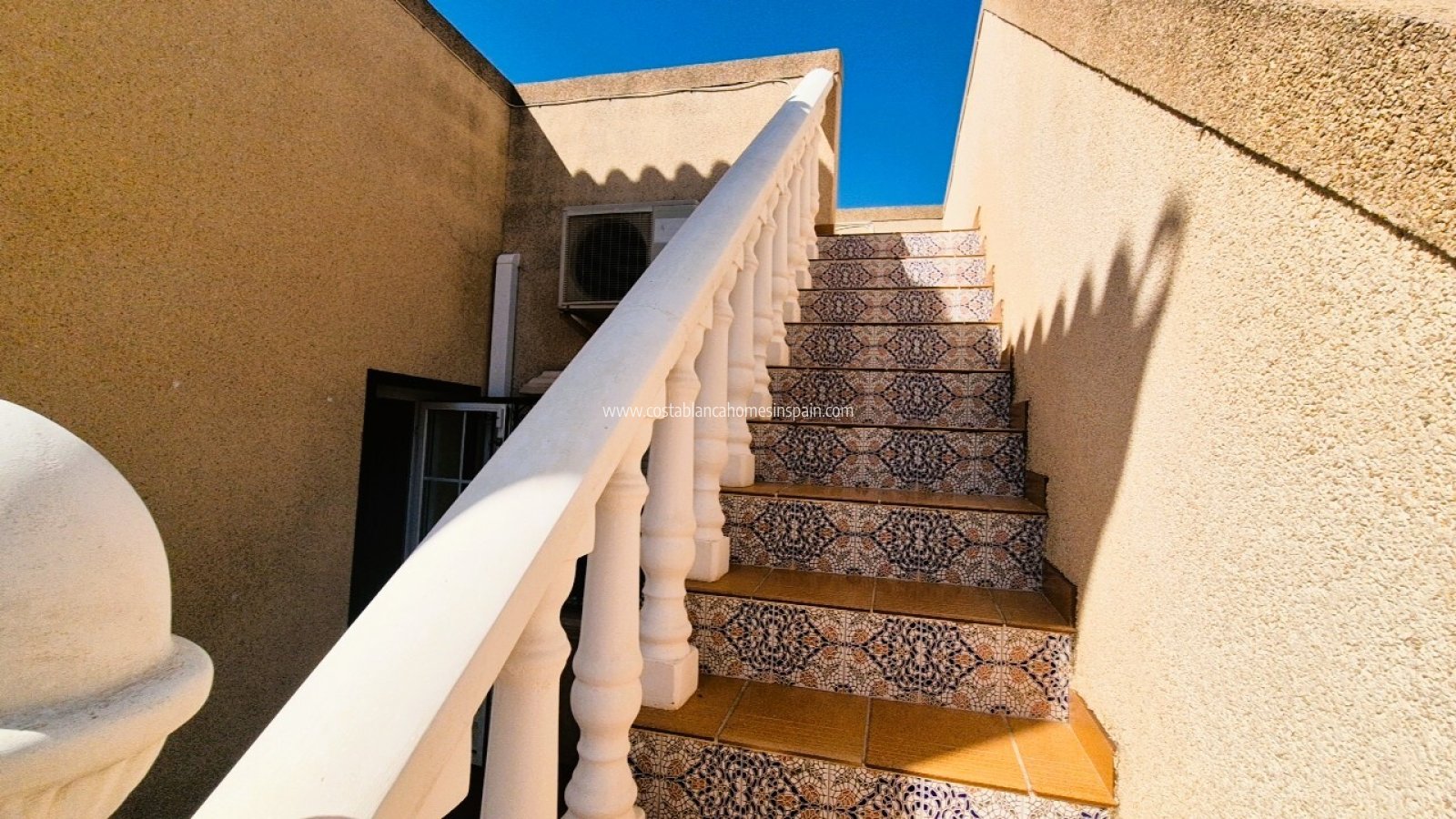 Sale - Semi - Detached Villa - Villamartin - Costa Blanca