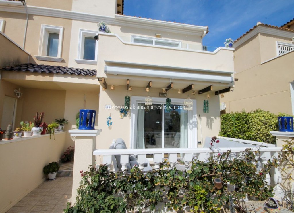 Sale - Semi - Detached Villa - Villamartin