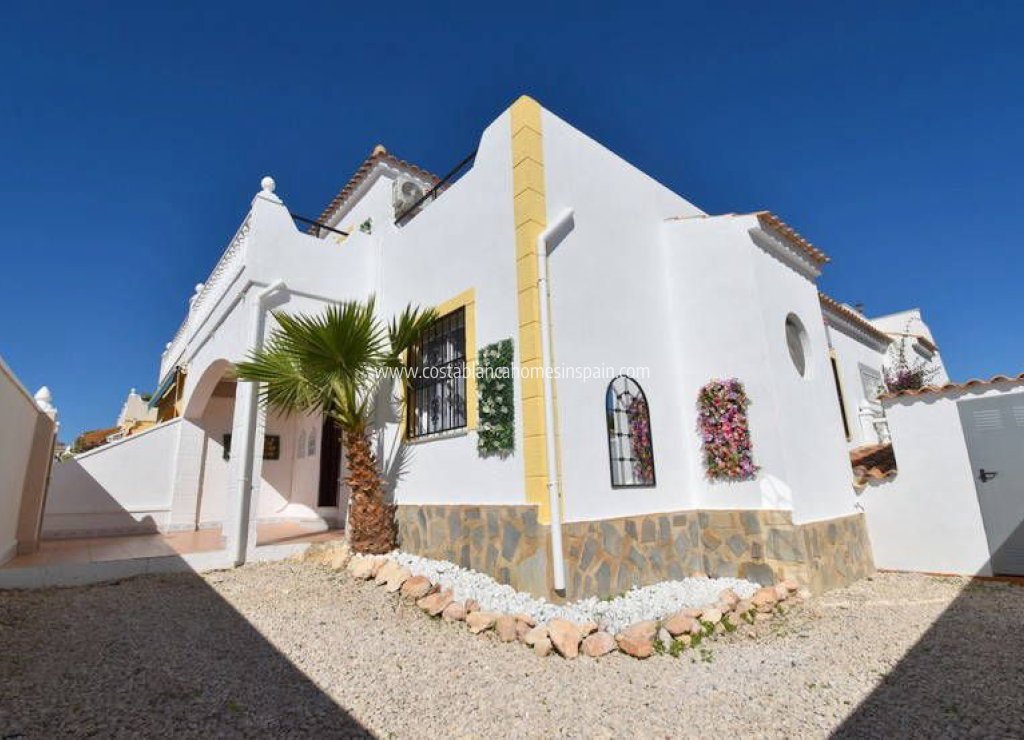 Sale - Townhouse - Punta Prima
