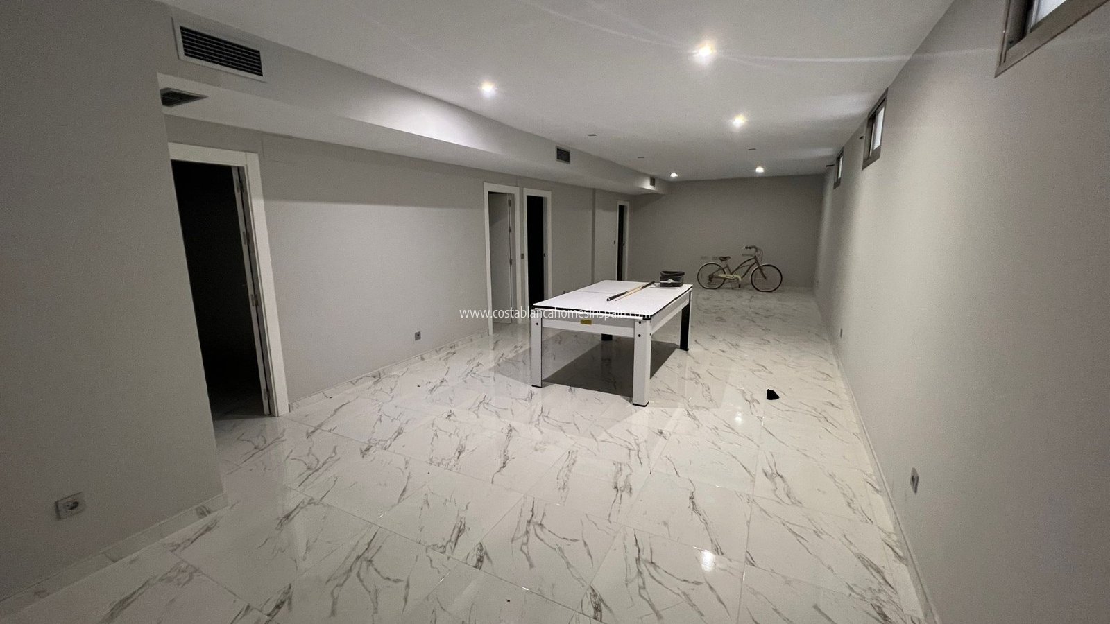 Sale -  - Villamartin