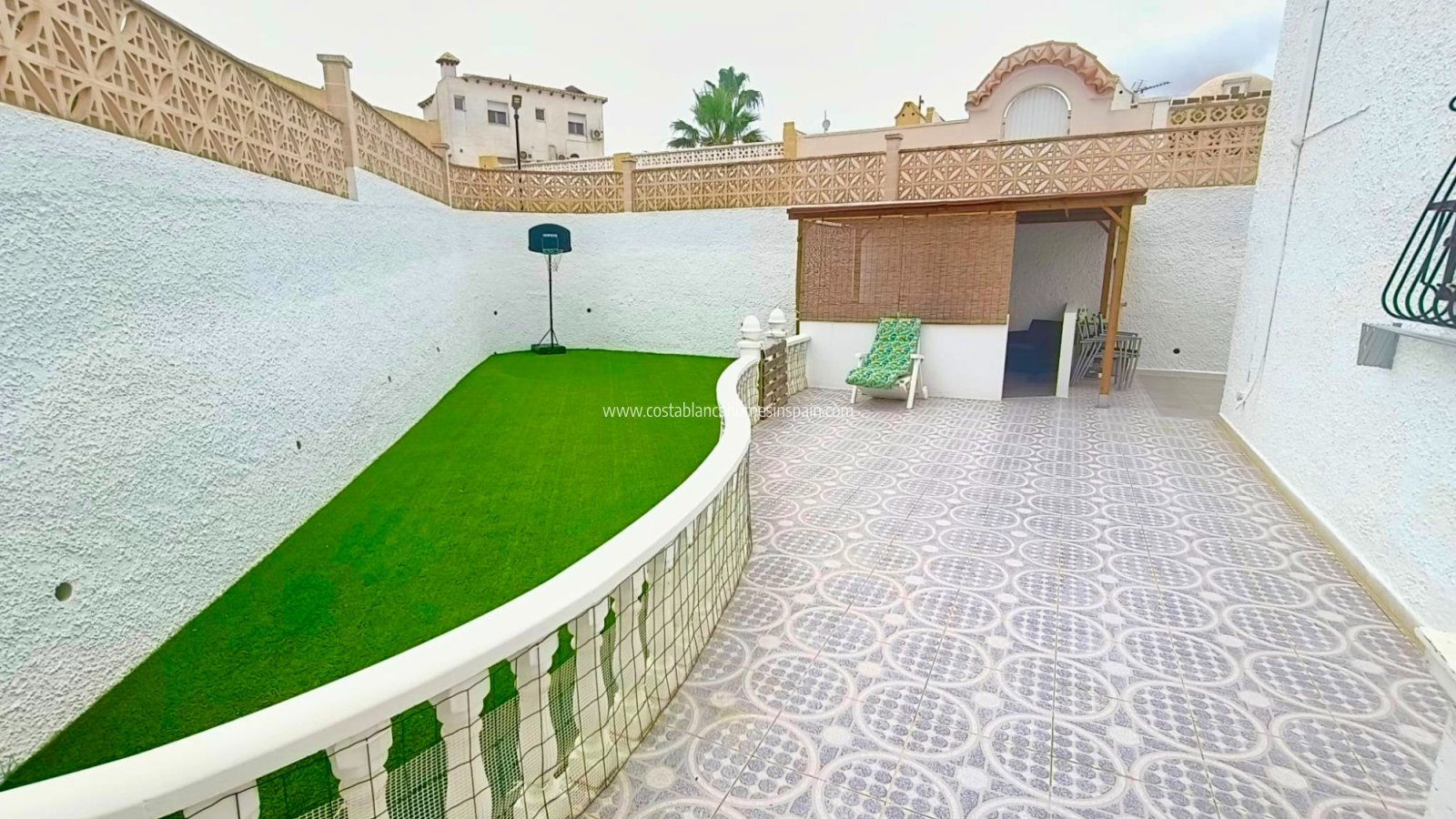 semi detached villa garden