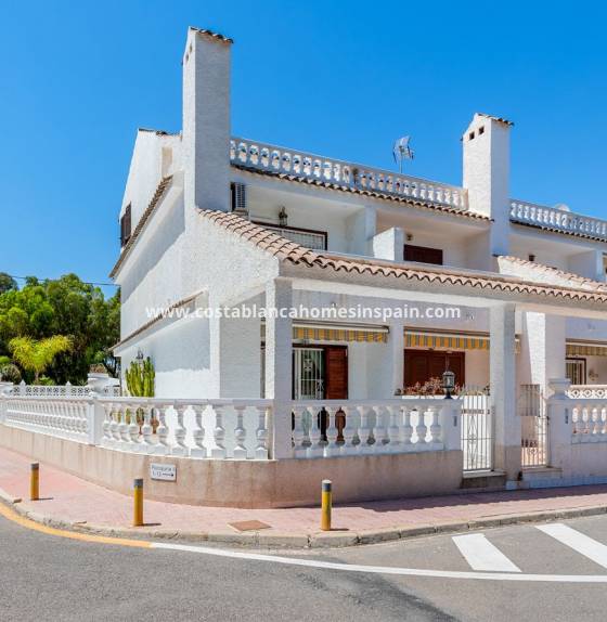 Semi - Detached Villa - Re-salg - Punta Prima - 1063DTP 