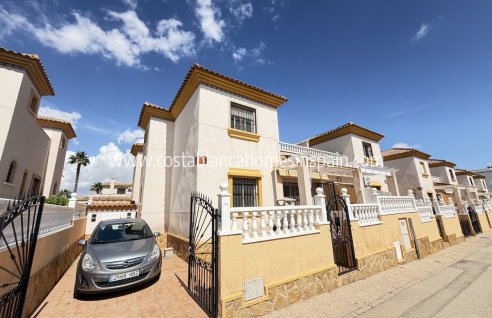 Semi - Detached Villa - Resale - Villamartin - Villamartin