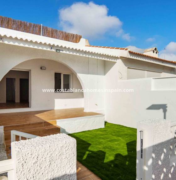 Townhouse - Resale - San Miguel de Salinas - EA2-1244