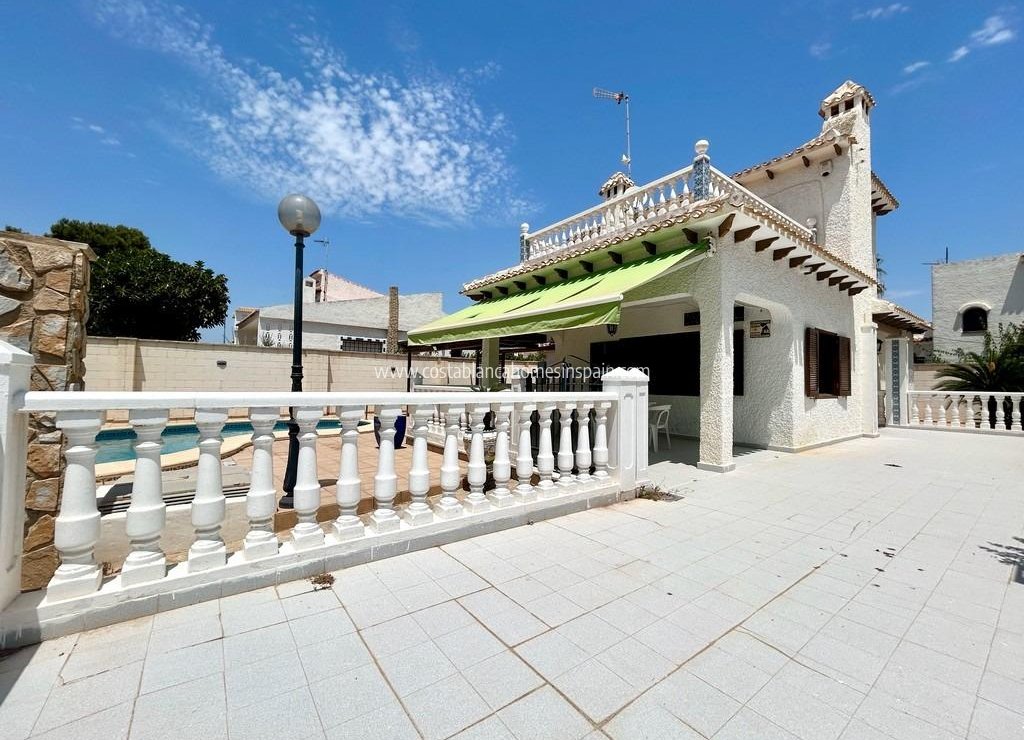Venta - Detached Villa - La Zenia