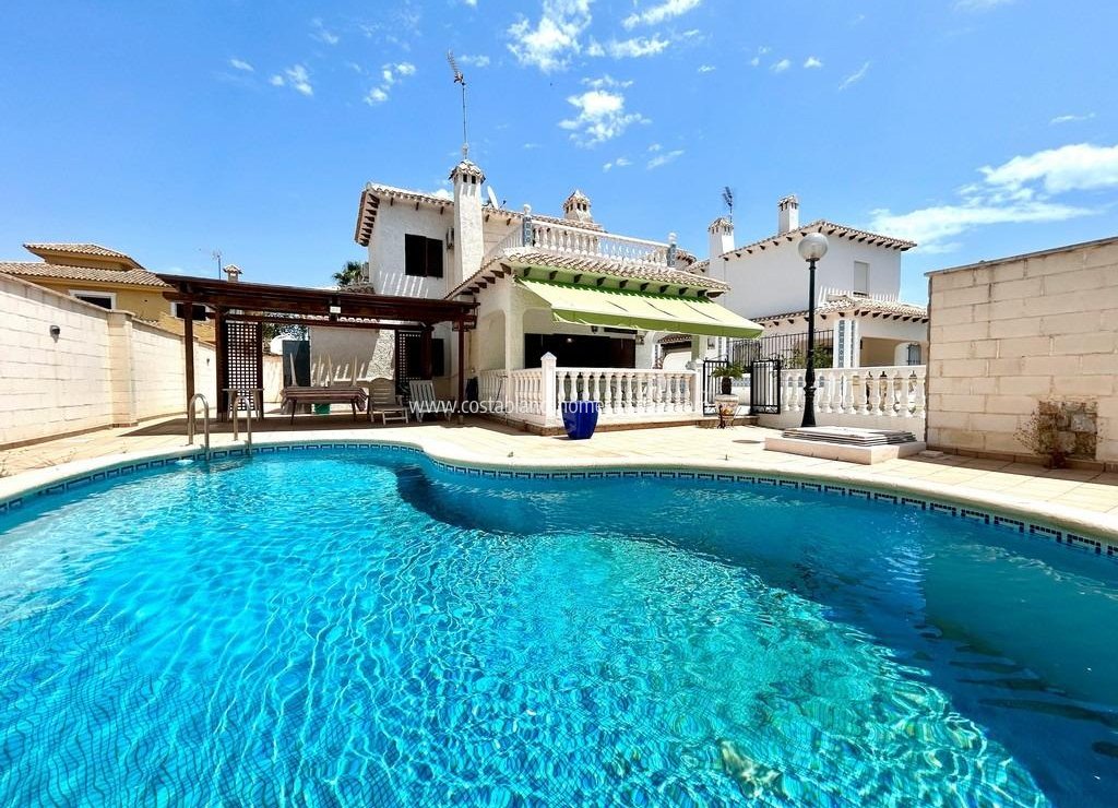 Venta - Detached Villa - Orihuela Costa - La Zenia