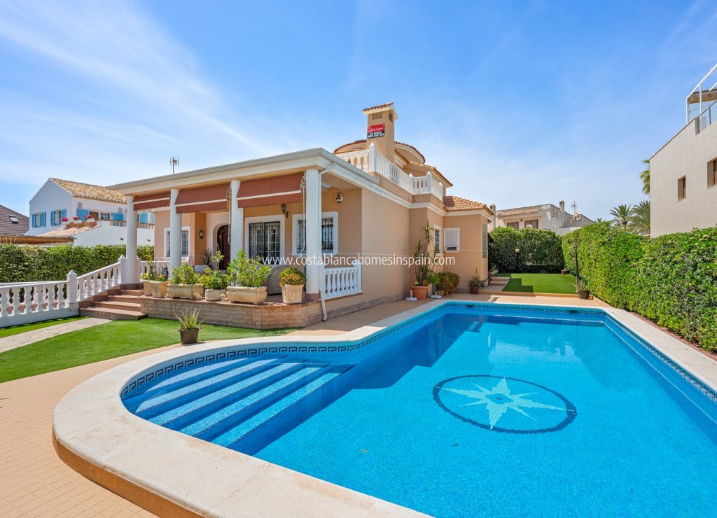 Venta - Detached Villa - Torrevieja - La Mata