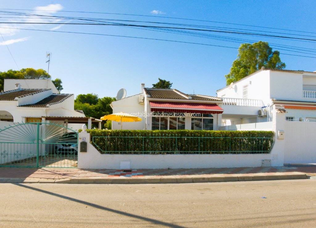 Venta - Detached Villa - Torrevieja - Urbanización San Luis