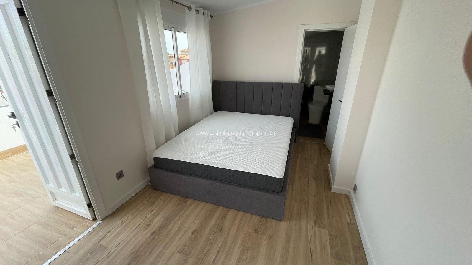 Venta - Semi - Detached Villa - La Florida