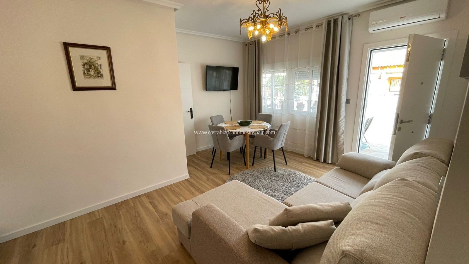 Venta - Semi - Detached Villa - La Florida