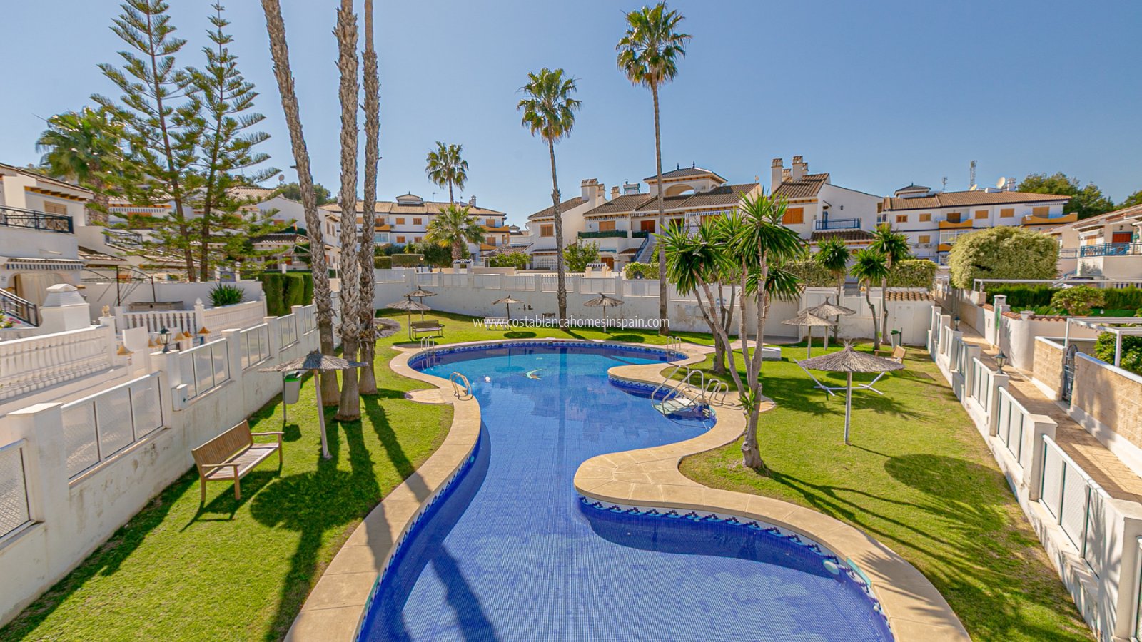 Venta - Semi - Detached Villa - Mil Palmeras - Riomar