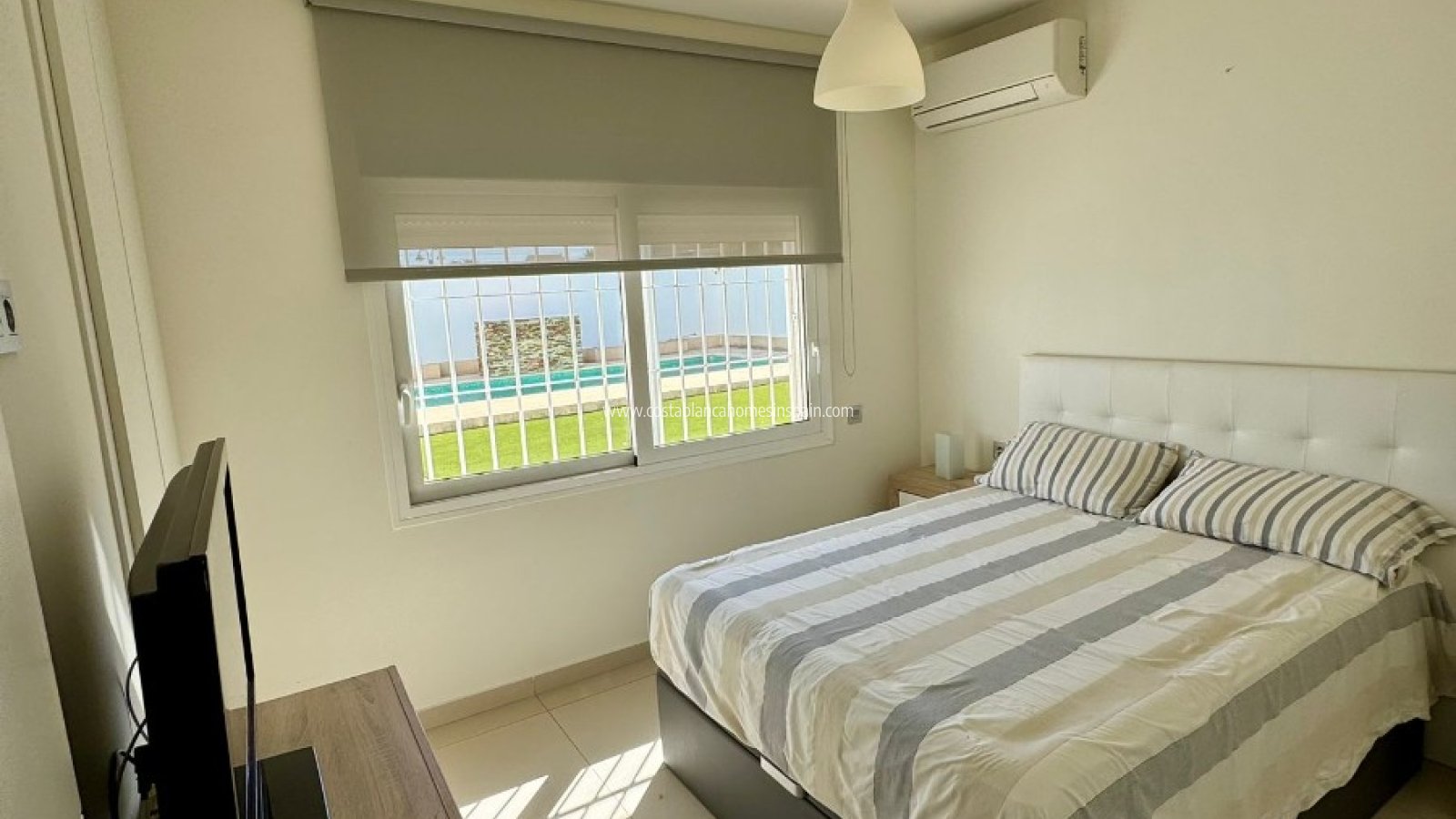 Venta - Semi - Detached Villa - Torrevieja - Torretas