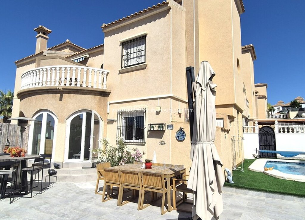 Venta - Semi - Detached Villa - Villamartin - Costa Blanca